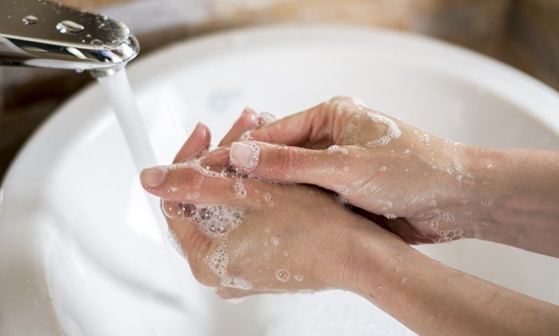 lavar bien manos