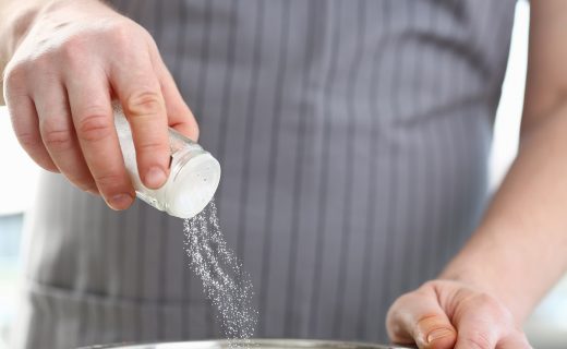 ¿El exceso de sal afecta la salud de tu corazón?