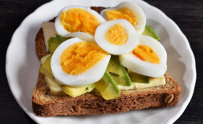 tostada de aguacate