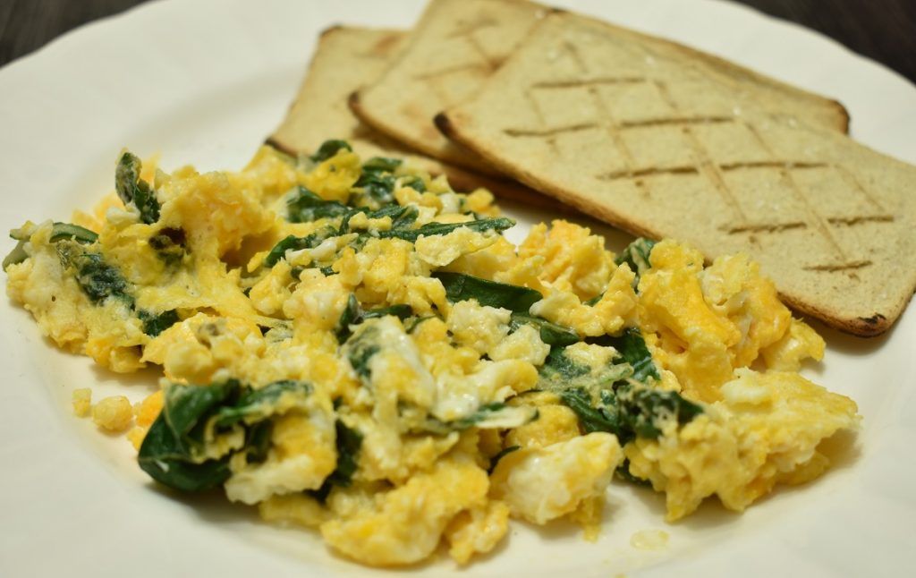 huevos con espinacas