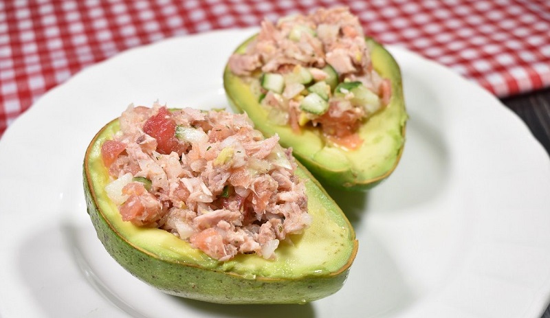 aguacate relleno para la cena