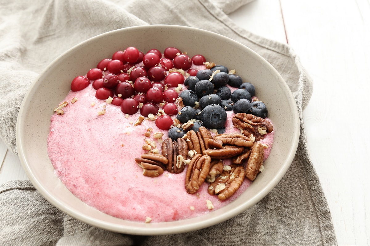 ¿Cómo hacer un smoothie bowl sin excederte en azúcar y calorías?