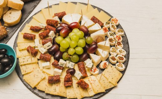 ¿Cómo preparar una tabla de quesos perfecta e irresistible?